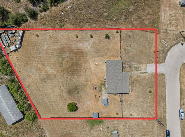 138 Double C Dr, Cedar Creek, TX 78612
