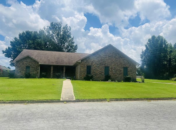 2212 Richmond Drive, Pine Bluff, AR 71603-7522