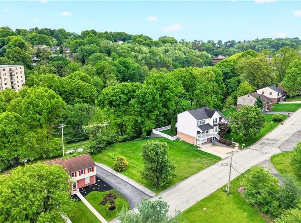 Lantern Hill Dr, Pittsburgh, PA 15236