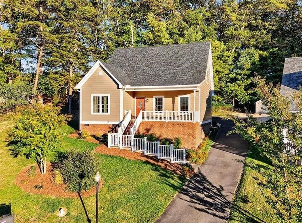 207 BELL CREEK DR, STAUNTON, VA 24401