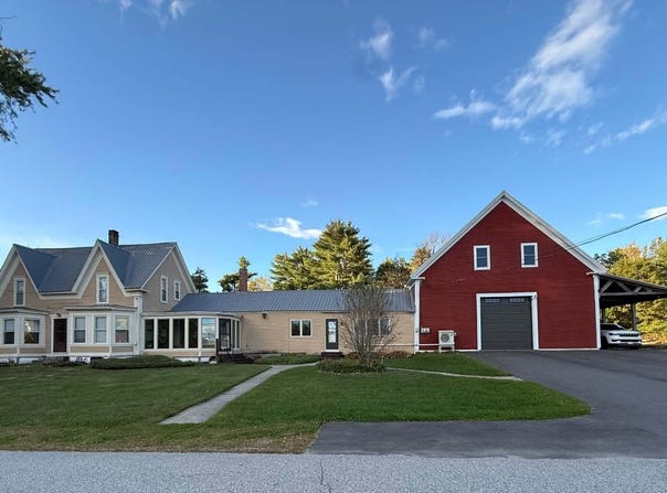 19 Coolidge Road, Wayne, ME 04284