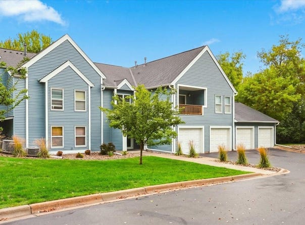 1381 Berry Ridge Road, Eagan, MN 55123