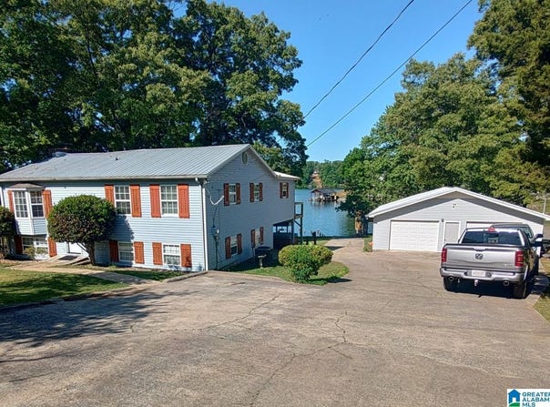 515 E LAKE HILL DRIVE, TALLADEGA, AL 35160