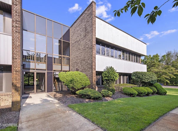 257 Monmouth Road, Oakhurst, NJ 07755