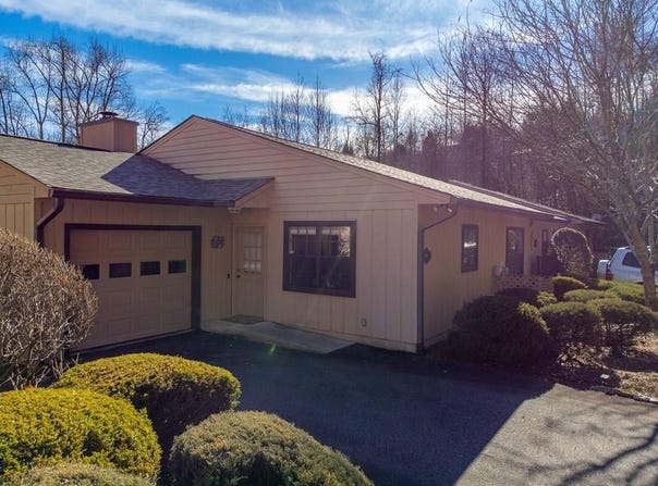 54A Long Bow Lane, Franklin, NC 28734