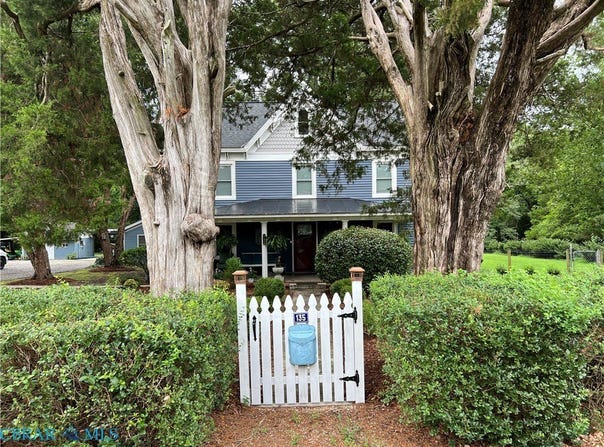 135 Lovers Lane, Deltaville, VA 23043