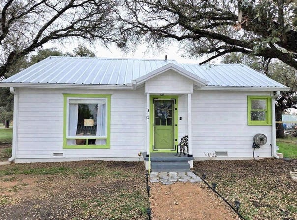 313 King St, Eden, TX 76837