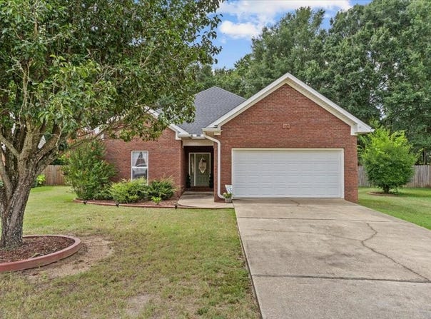 110 Frankfort Dr., Dothan, AL 36305
