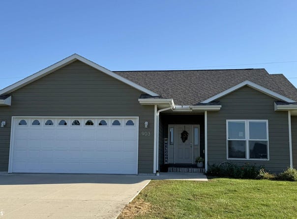 903 Bluegrass Drive, Corning, IA 50841