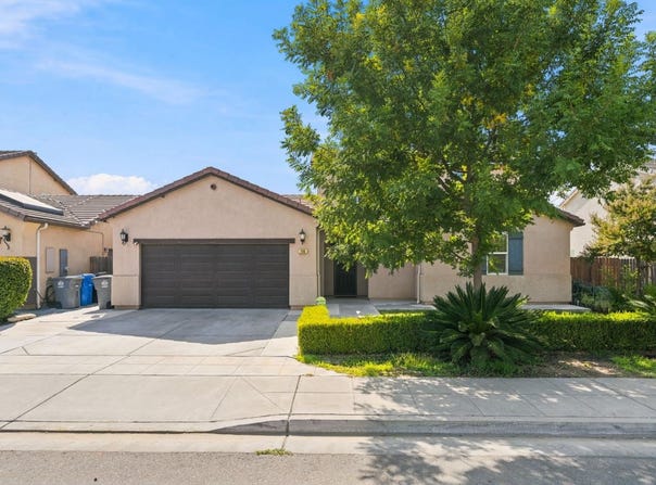 104 Corona Drive, Madera, CA 93638
