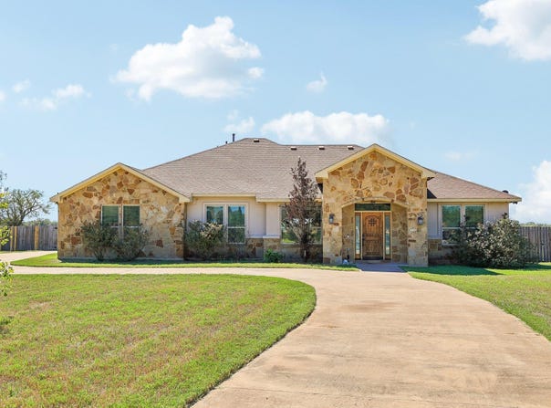 106 Eland Ave, Bastrop, TX 78602
