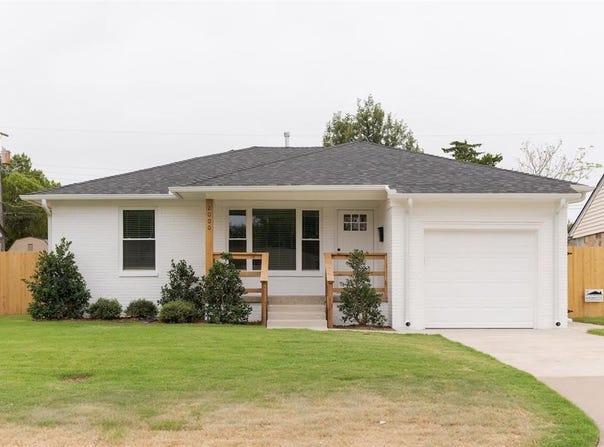 2000 Andover Court, The Village, OK 73120