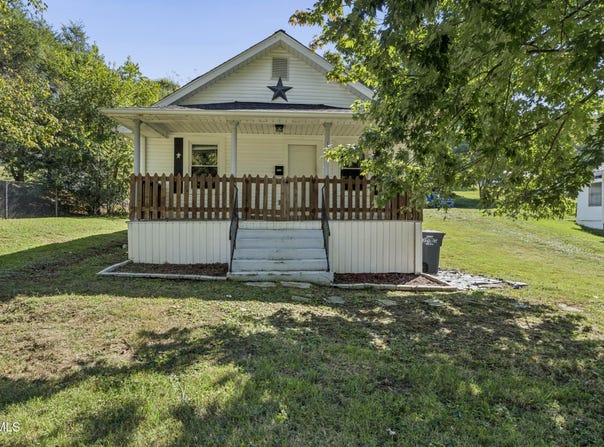 1820 Ridgeway Drive, Kingsport, TN 37664