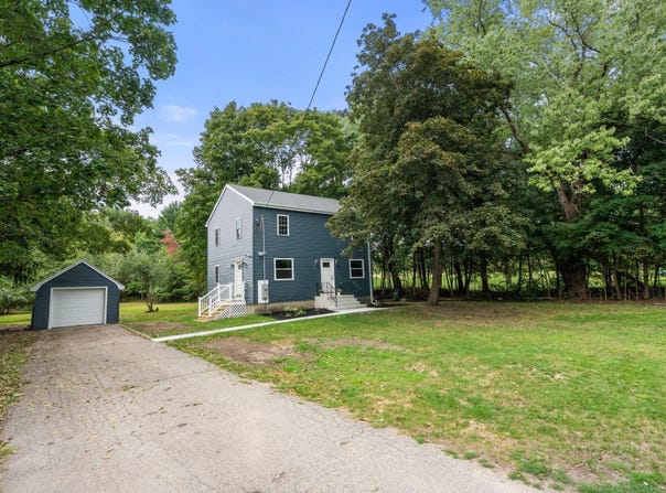 122 York St, Stoughton, MA 02072
