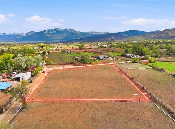 La Morada Road, Ranchos de Taos, NM 87557