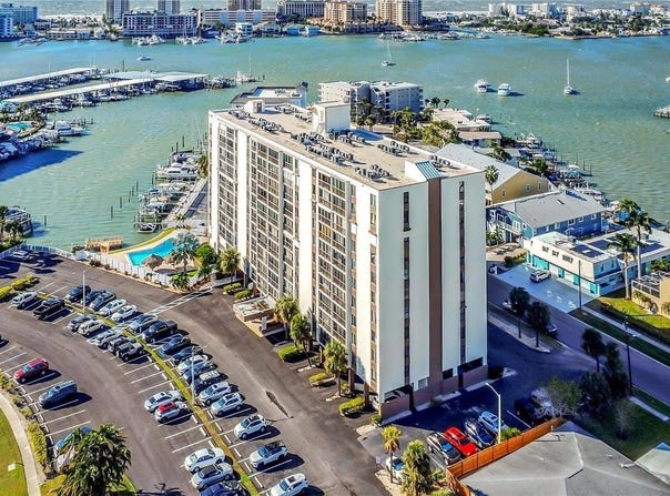 255 DOLPHIN Point, CLEARWATER BEACH, FL 33767