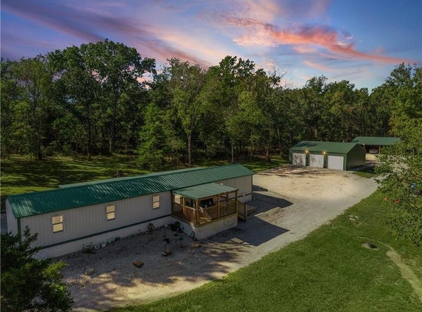 997 SE 87P Road, Deepwater, MO 64740