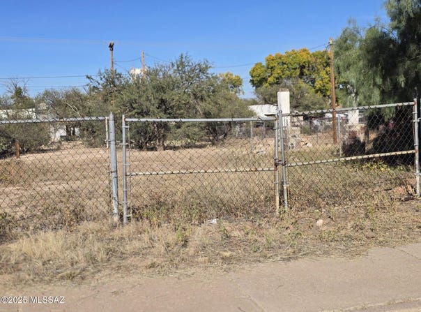 E 6th Street, Benson, AZ 85602