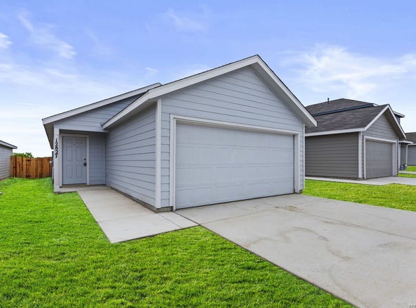 12827 Kathleen St, St Hedwig, TX 78152
