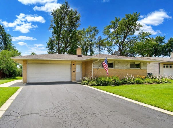 301 Lance Drive, Des Plaines, IL 60016