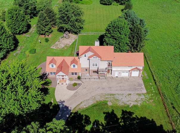 7692 N Emery Road, Rolling Prairie, IN 46371