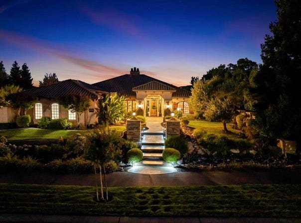 836 Santa Cruz Drive, Redding, CA 96003