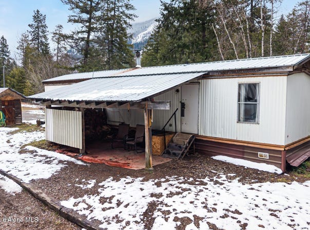 582 Mountain View Rd, Clark Fork, ID 83811