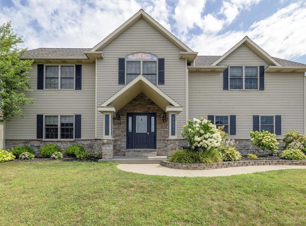 2053 Joni Lane, Stevensville, MI 49127