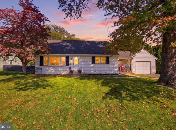 129 E HARRISBURG Avenue, ELIZABETHTOWN, PA 17022