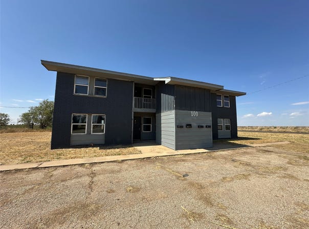 100 Pecos Place, Plainview, TX 79072