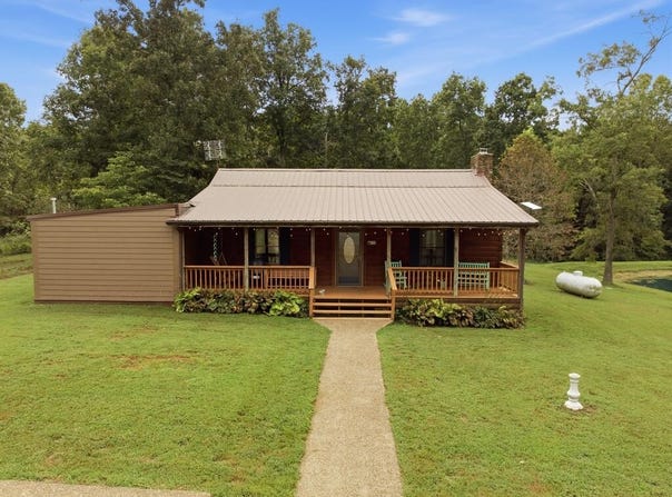 1430 Buttermilk Rd., St. Charles, KY 42453