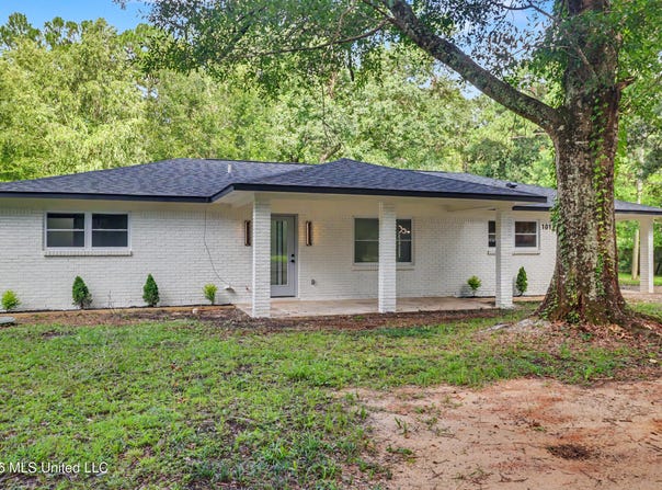 10132 Graystone Drive, Moss Point, MS 39562