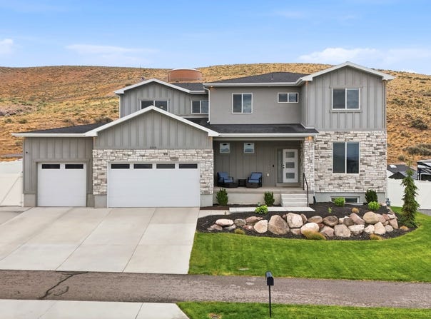 2323 E PATRIOT Dr, Eagle Mountain, UT 84005