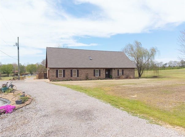 1820 Oak Grove RD, Van Buren, AR 72956