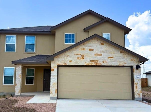 133 E Double L Drive, Comfort, TX 78624