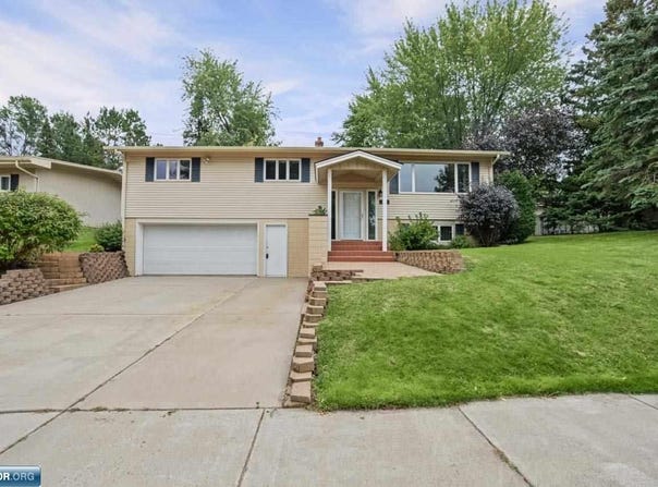 407 Mesabi Dr., Hibbing, MN 55746