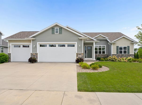2127 W KOHL Drive, APPLETON, WI 54913