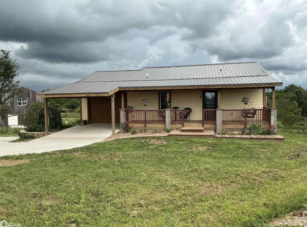 16494 233RD AVE, Centerville, IA 52544