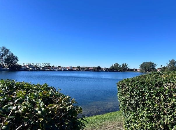 2480 W 67th Pl, Hialeah, FL 33016