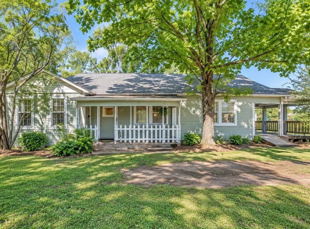 708 E Pine Street, Edgewood, TX 75117