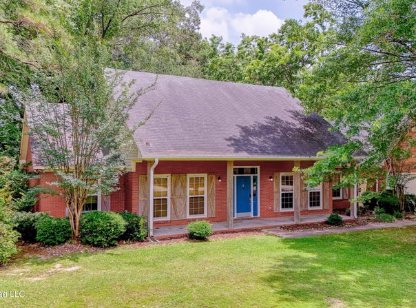 6003 Queens Point, Vicksburg, MS 39180
