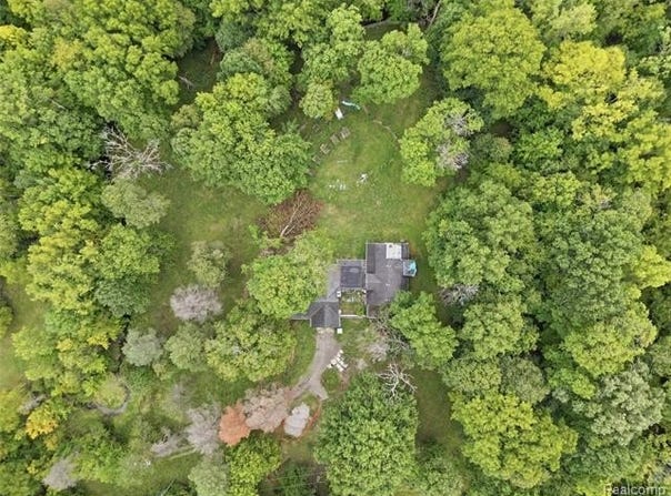 6221 W Maple Road, West Bloomfield Twp, MI 48322