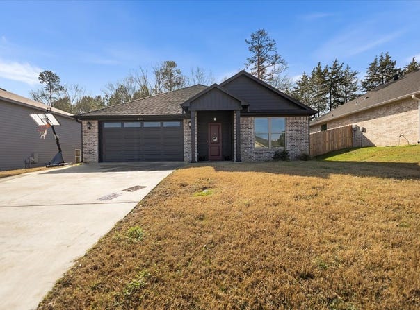 237 Oak Valley Drive, Gilmer, TX 75644