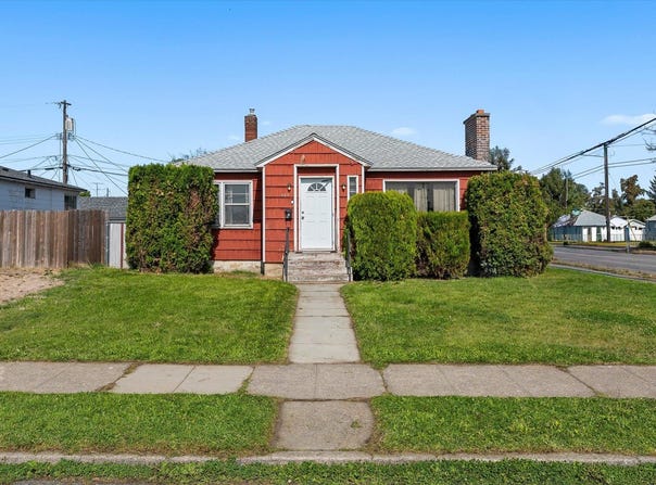 227 E Crown Ave, Spokane, WA 99207