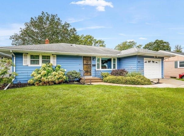 811 Parkside Drive, ROCKFORD, IL 61108