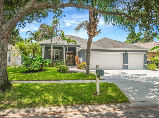 1128 LUMSDEN TRACE Circle, VALRICO, FL 33594