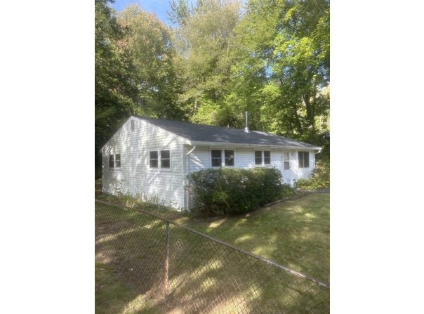 41 Potter Dr, Bellingham, MA 02019