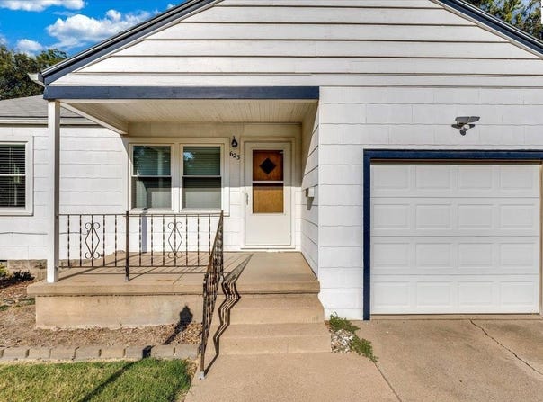 623 Grandview Ave, Newton, KS 67114