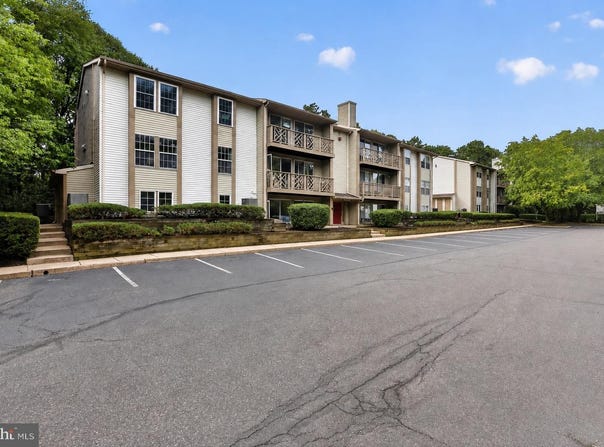 33 SEQUOIA Court, MARLTON, NJ 08053
