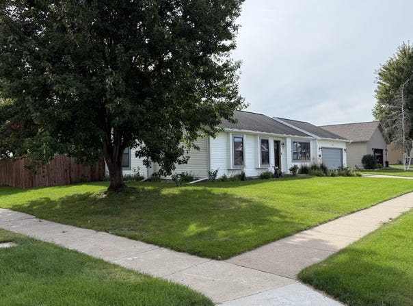 748 Elizabeth Ln, Onalaska, WI 54650